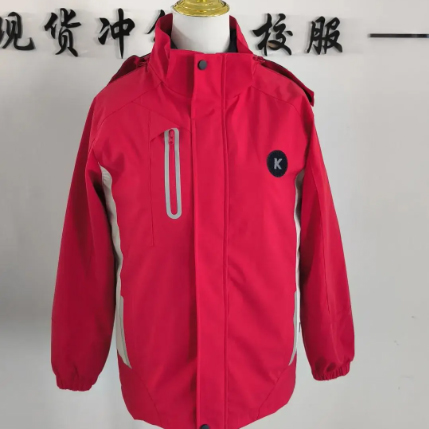 冲锋衣也已经成为校服的一部分【冲锋衣作为校服】